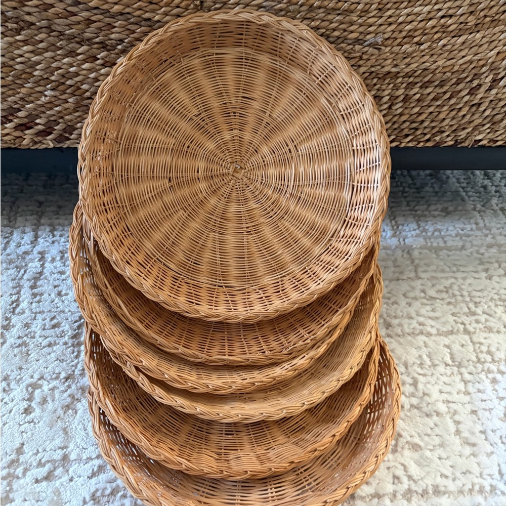 Round Woven Rattan 6 paper plate holders - Natural Tan Set